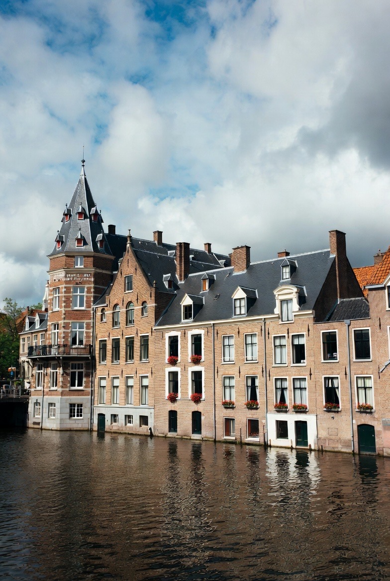 イタリア、フランス、ニューヨークを巡る世界一周旅行のイメージ