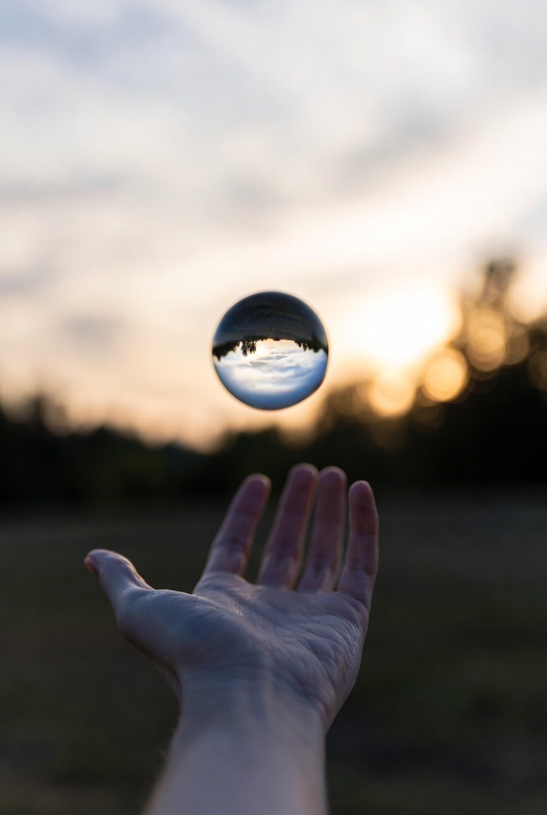 バルパライソのカラフルな街並みとパタゴニアのフィヨルド風景
