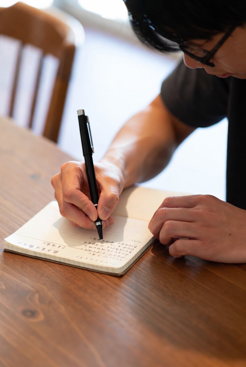 ウルグアイとブラジルの歴史的な街角と活気ある南米文化の風景